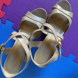 Cathy Jean Women sandal size 9